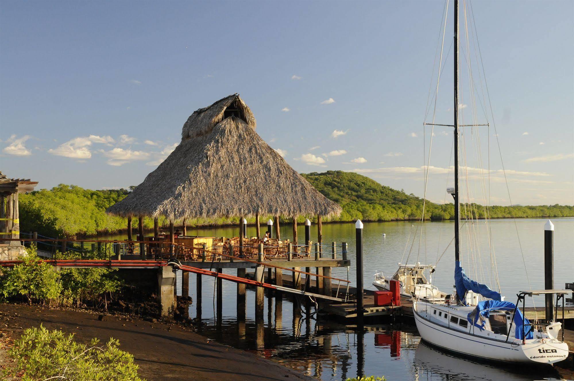 Marina Puesta Del Sol Hotel Aposentillo Екстериор снимка